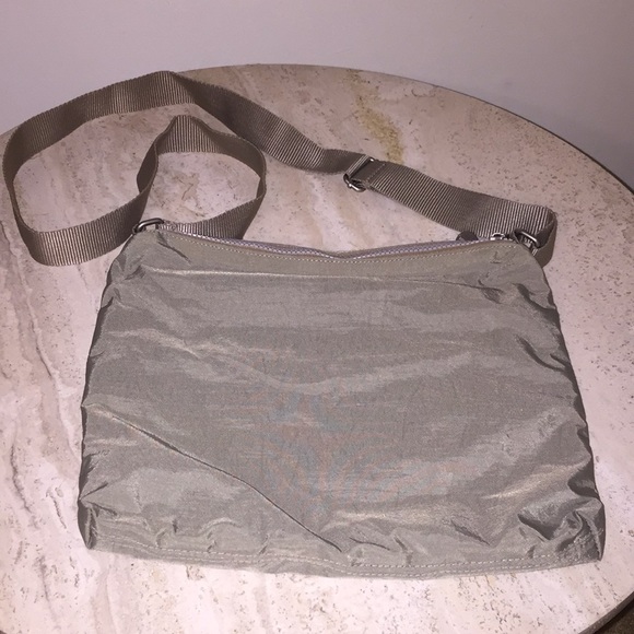 New Baggalini Bag - Picture 3 of 3